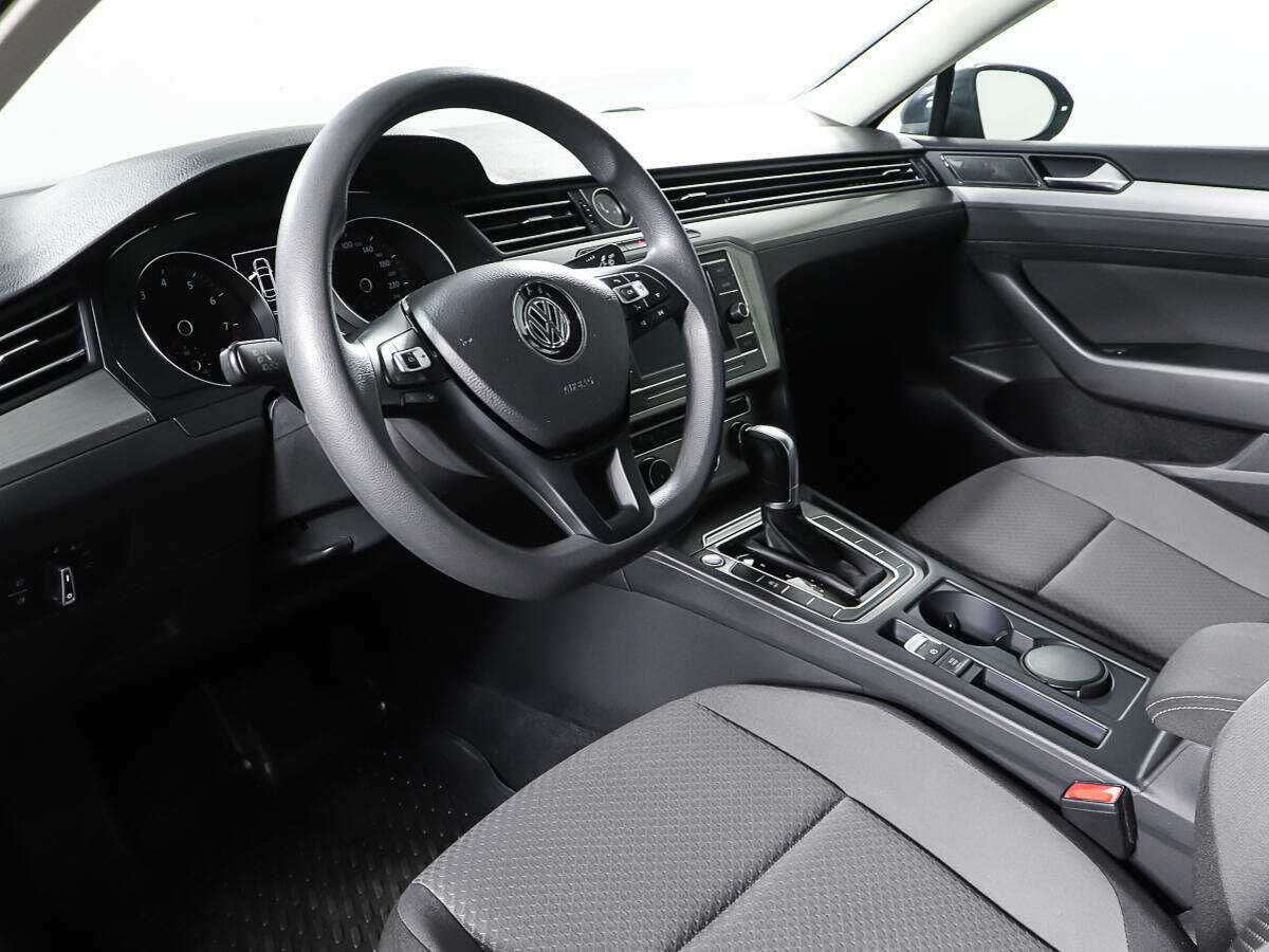 Купить Volkswagen Passat, 2017, 113 460 км.. Фото: #13