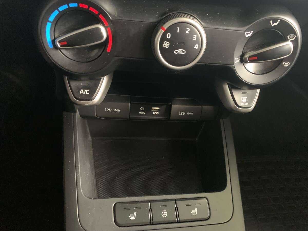 Купить Kia Rio, 2019, 60 439 км.. Фото: #16