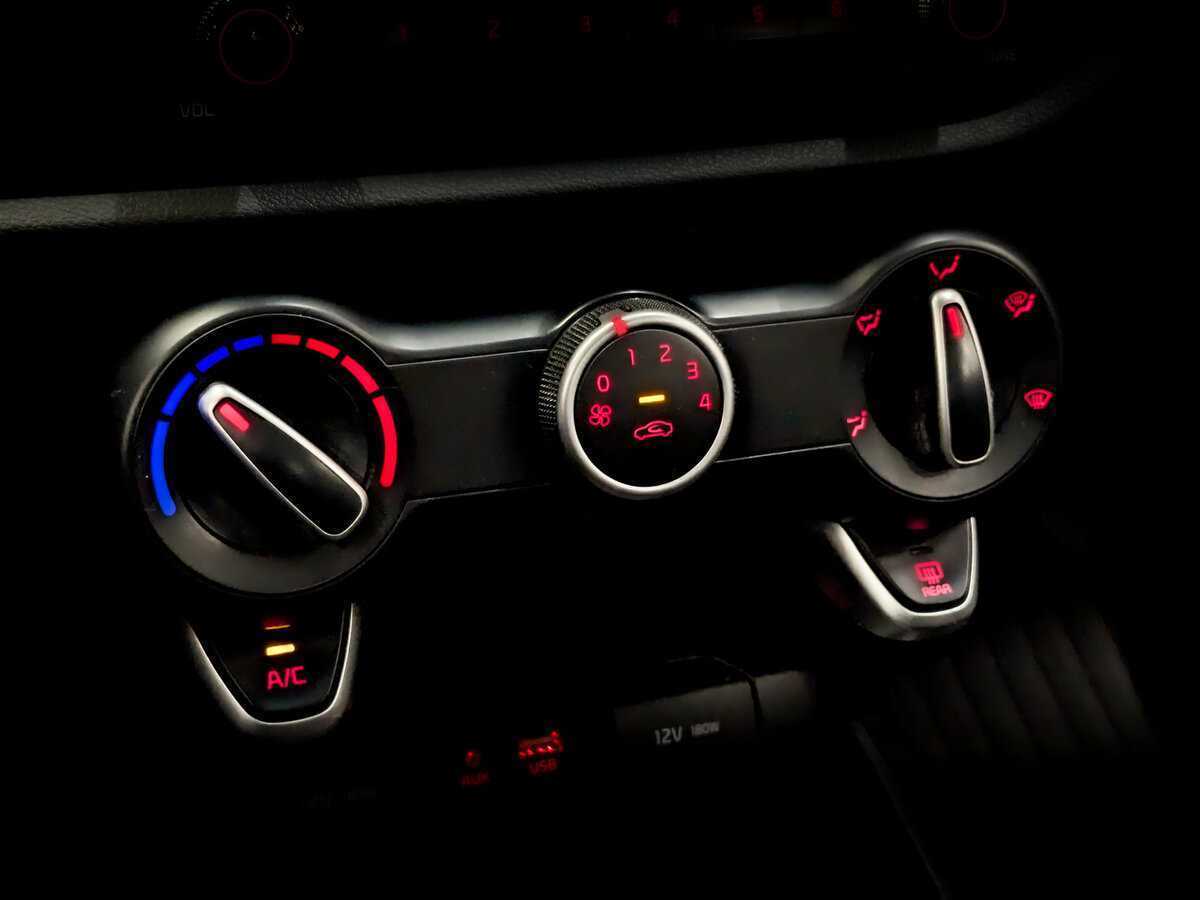 Купить Kia Rio, 2020, 180 457 км.. Фото: #24