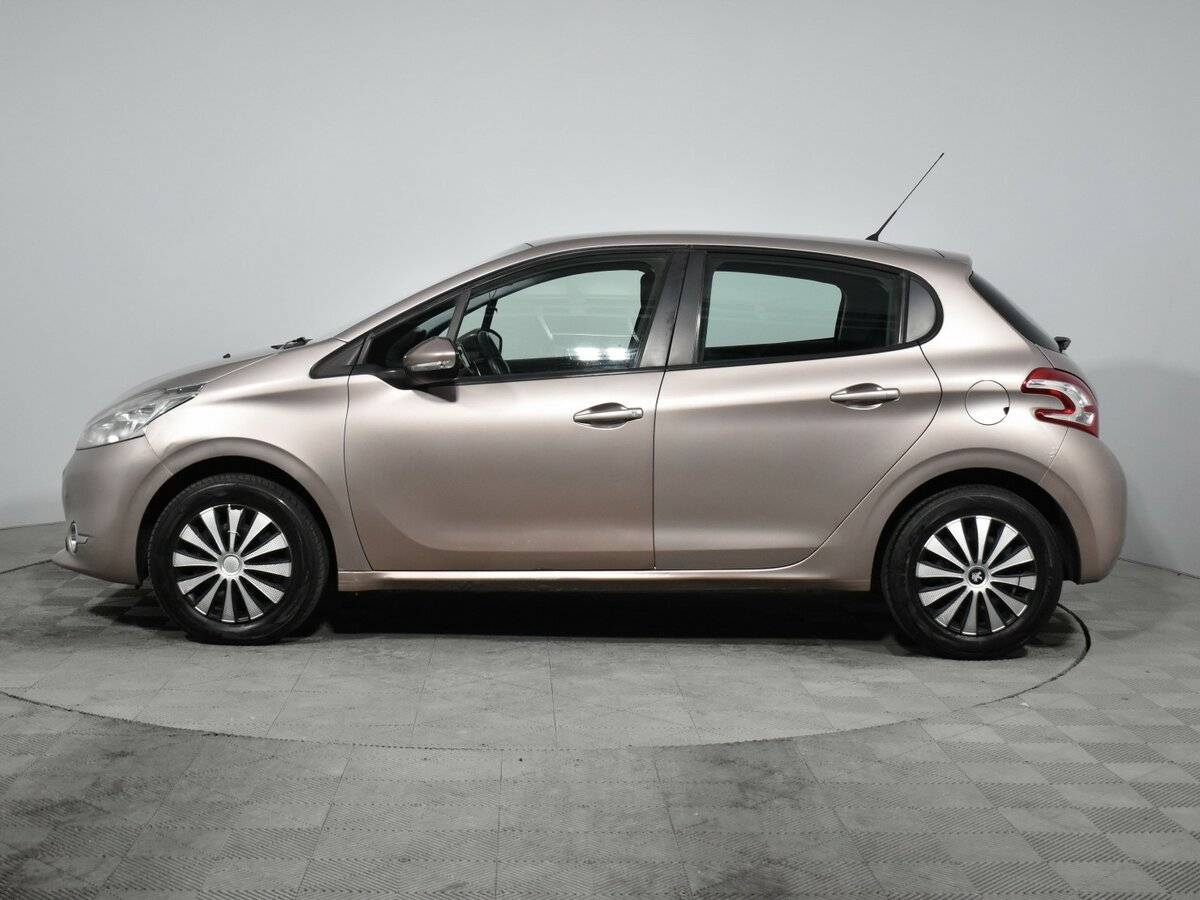 Купить Peugeot 208, 2014, 130 000 км.. Фото: #7
