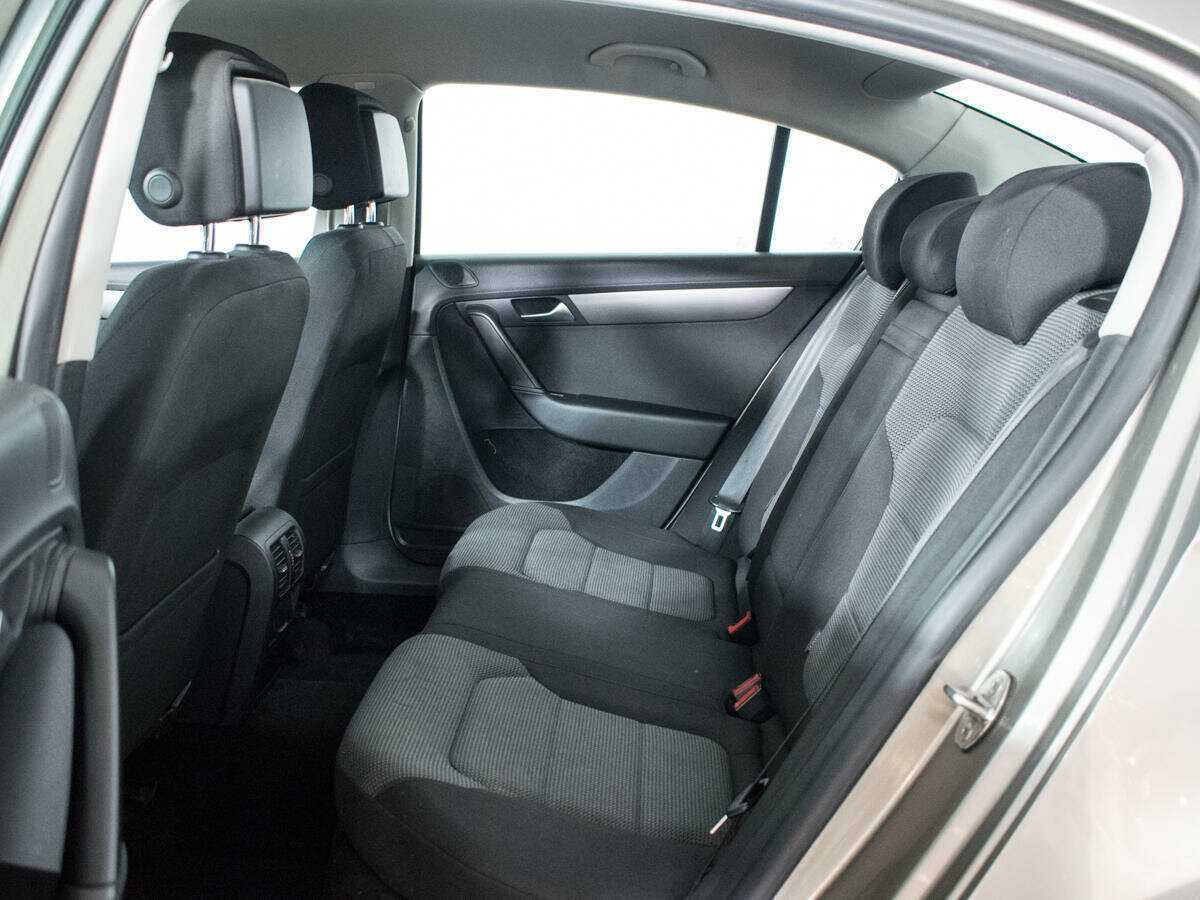 Купить Volkswagen Passat, 2012, 209 747 км.. Фото: #9