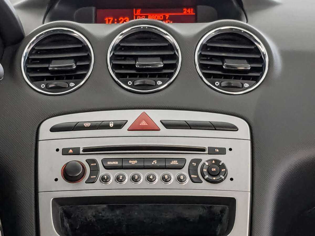 Купить Peugeot 408, 2013, 101 382 км.. Фото: #16