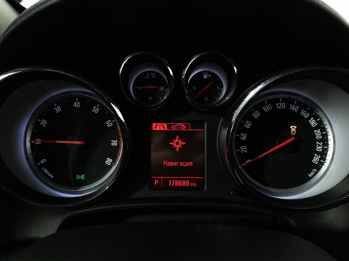 Купить Opel Astra, 2013, 178 683 км.. Фото: #11