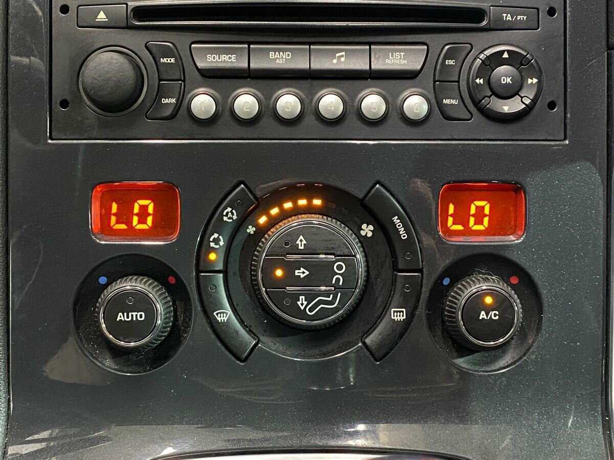 Купить Peugeot 3008, 2012, 203 460 км.. Фото: #12