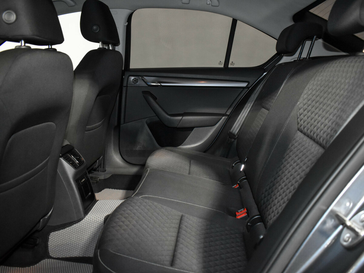Купить Skoda Octavia, 2017, 175 449 км.. Фото: #10