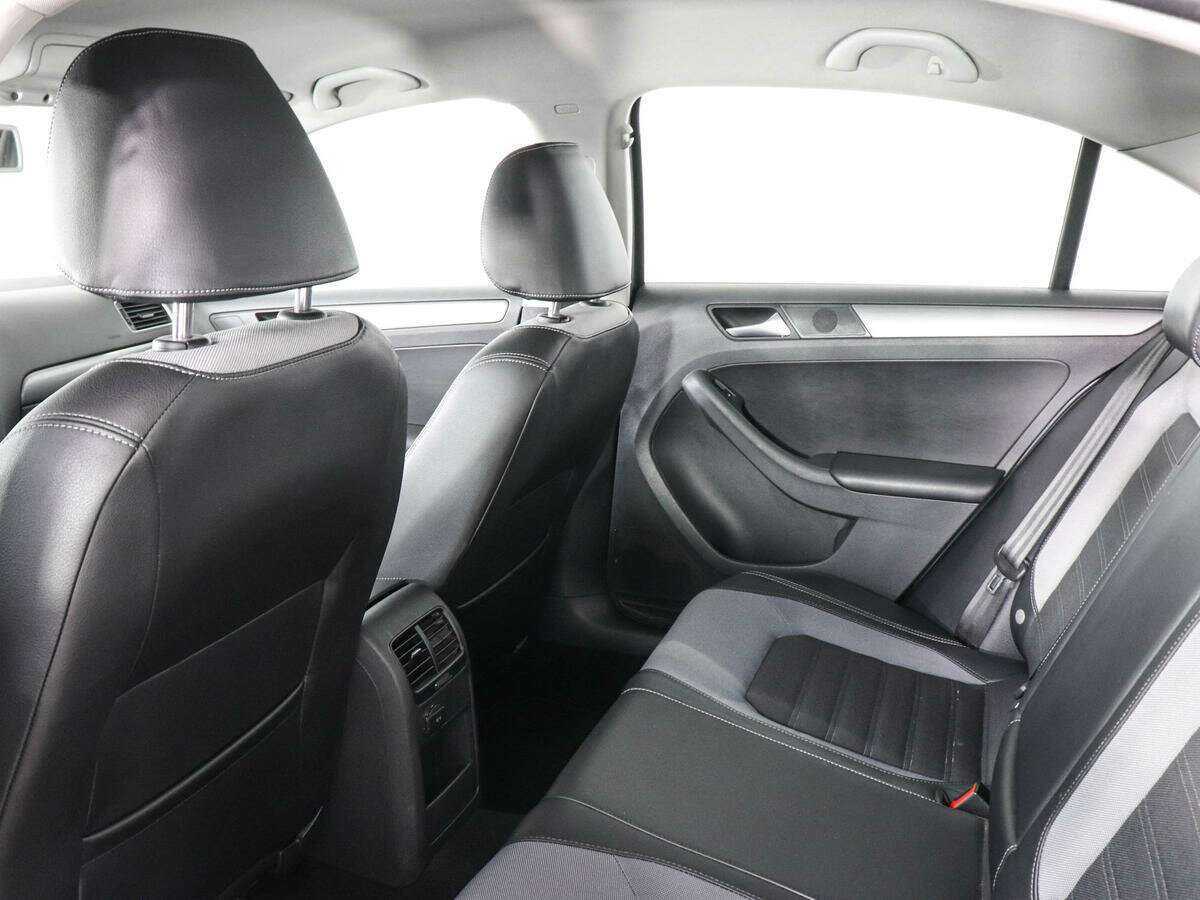 Купить Volkswagen Jetta, 2013, 116 473 км.. Фото: #10
