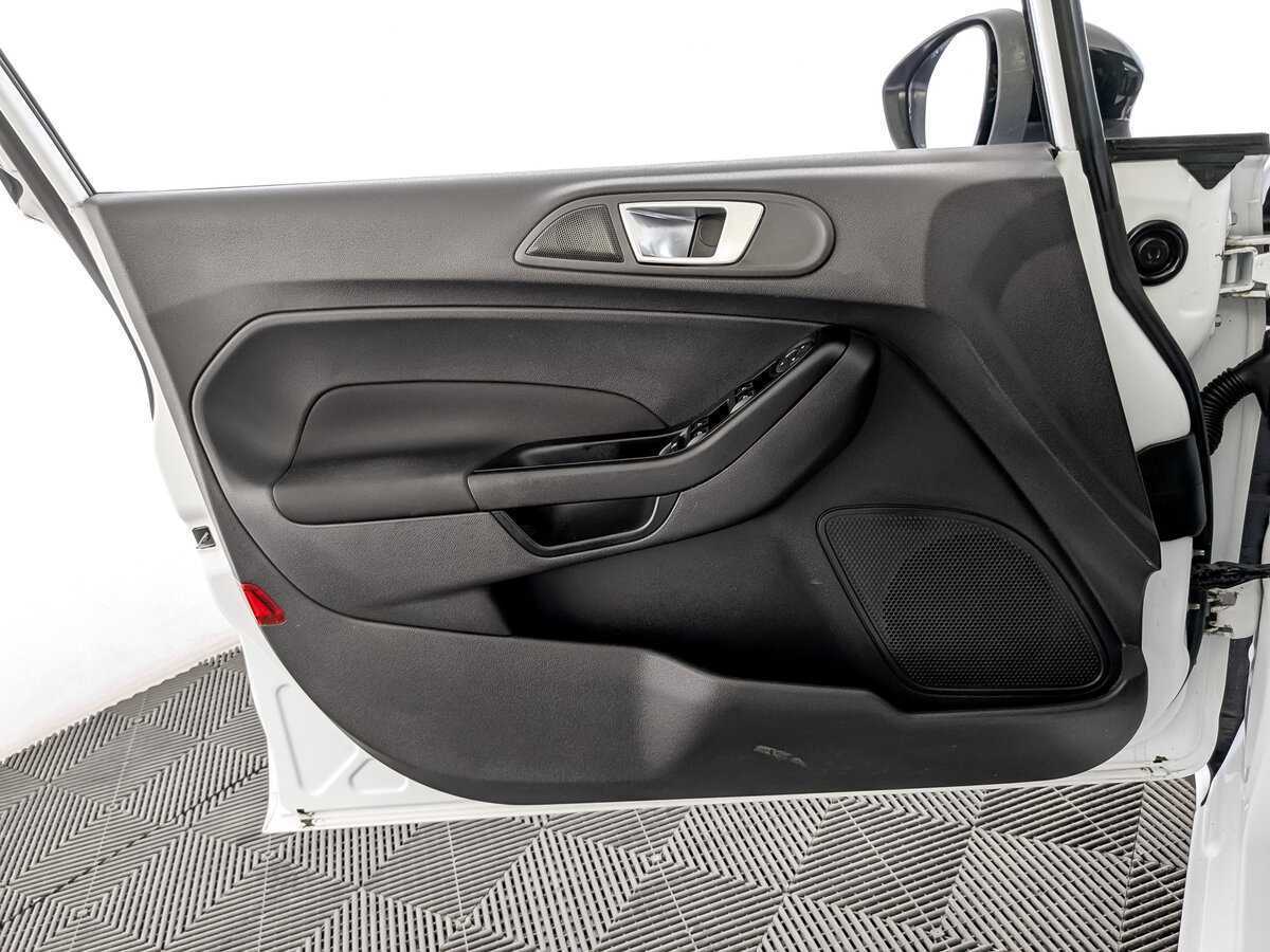 Купить Ford Fiesta, 2017, 87 177 км.. Фото: #18