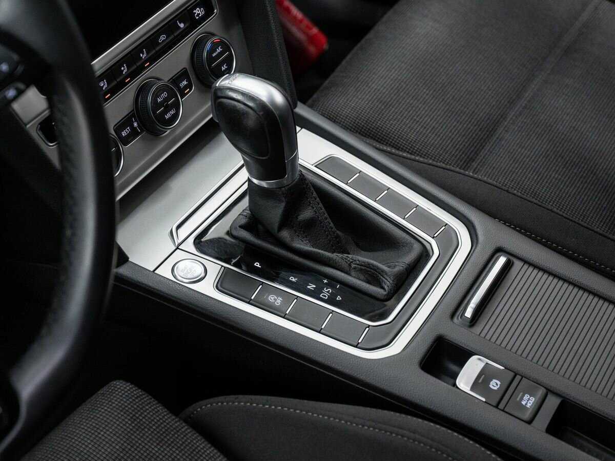 Купить Volkswagen Passat, 2018, 225 564 км.. Фото: #15