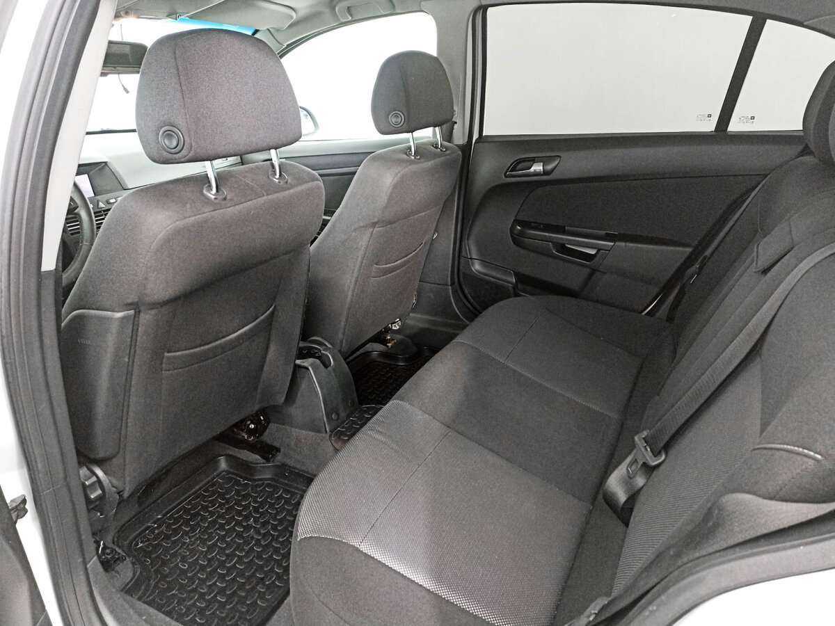 Купить Opel Astra, 2013, 218 764 км.. Фото: #9