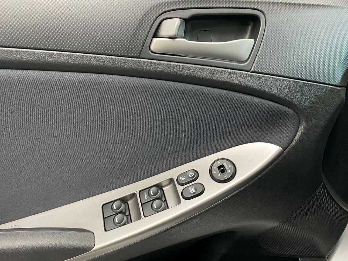 Купить Hyundai Solaris, 2015, 108 260 км.. Фото: #15