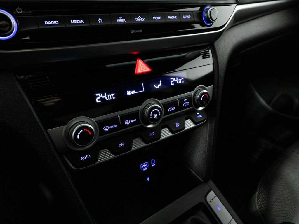 Купить Hyundai Elantra, 2019, 148 427 км.. Фото: #18