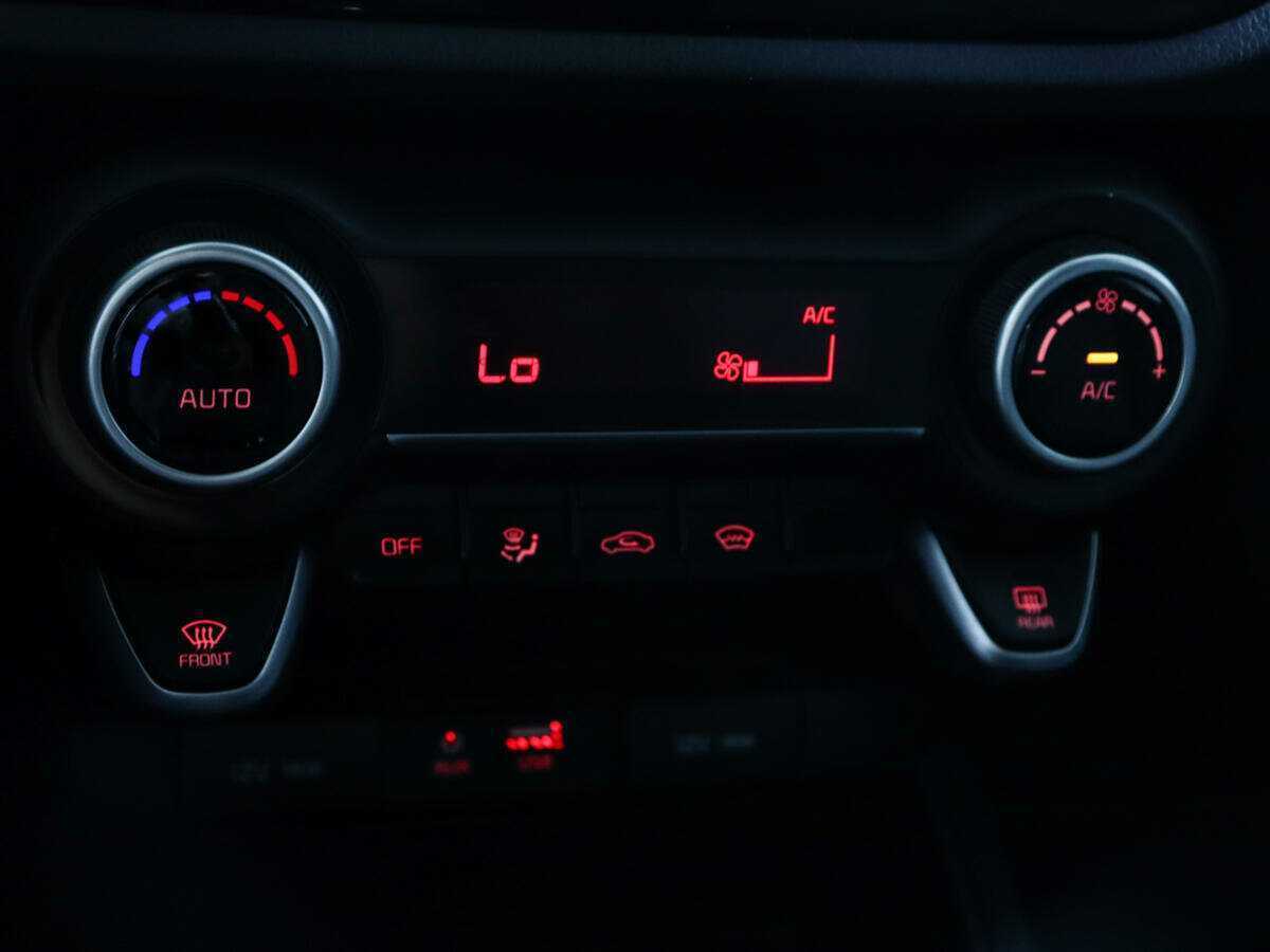 Купить Kia Rio, 2017, 156 071 км.. Фото: #11