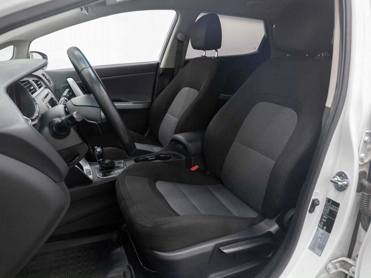 Купить Kia Ceed, 2016, 124 380 км.. Фото: #9