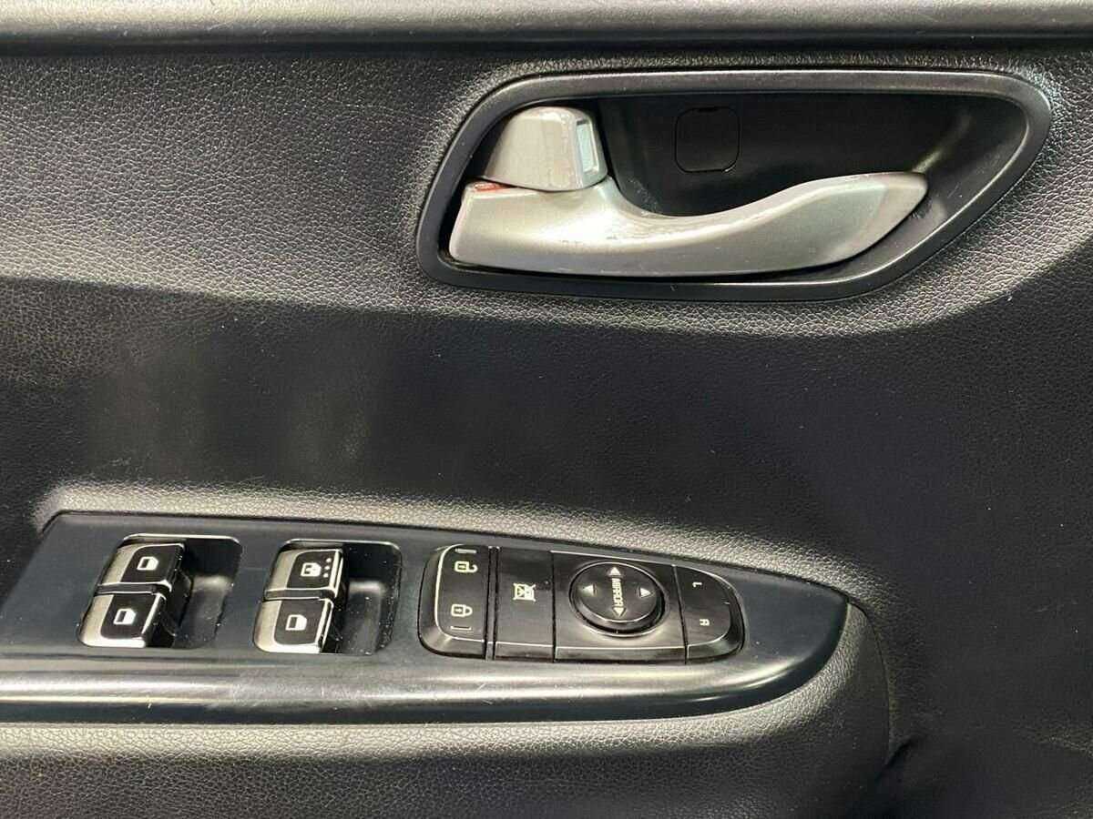 Купить Kia Rio, 2017, 245 346 км.. Фото: #16