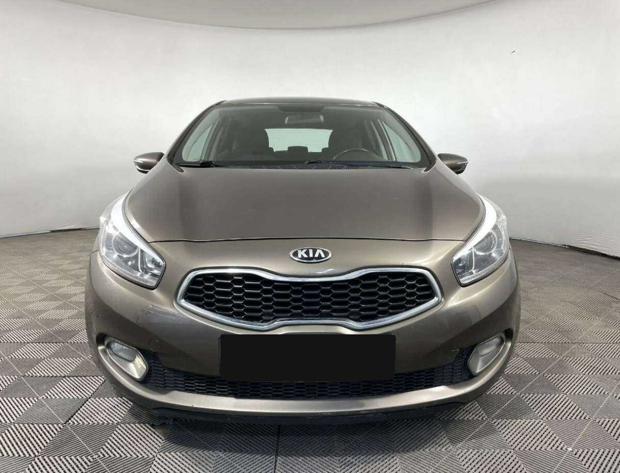 Купить Kia Ceed, 2013, 199 500 км.. Фото: #1