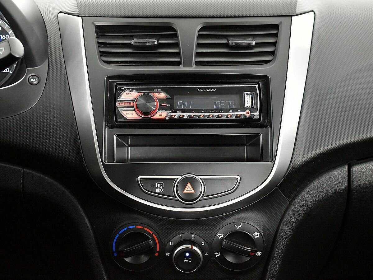 Купить Hyundai Solaris, 2014, 98 668 км.. Фото: #12