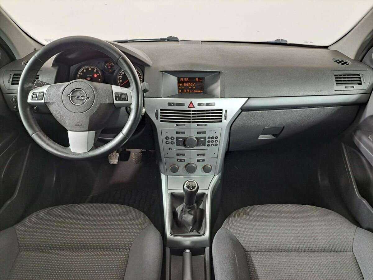 Купить Opel Astra, 2012, 210 557 км.. Фото: #11