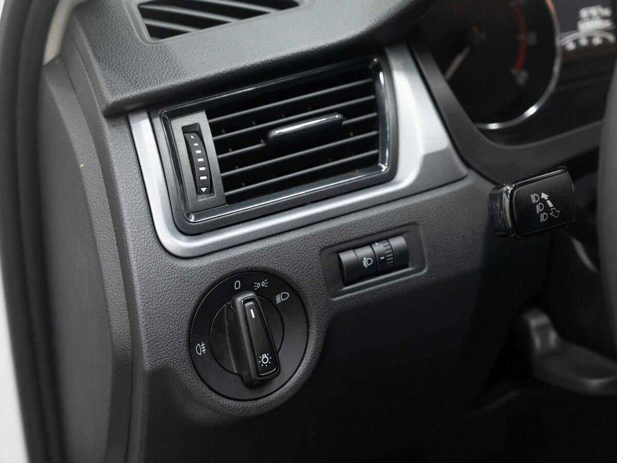 Купить Skoda Rapid, 2017, 68 800 км.. Фото: #15