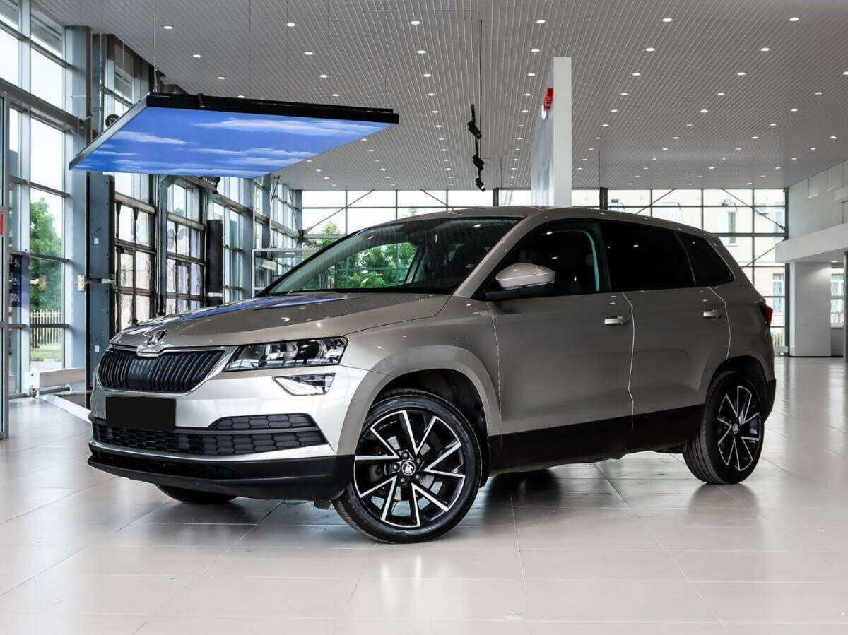 Купить Skoda Karoq, 2020, 97 200 км.. Посмотреть фото