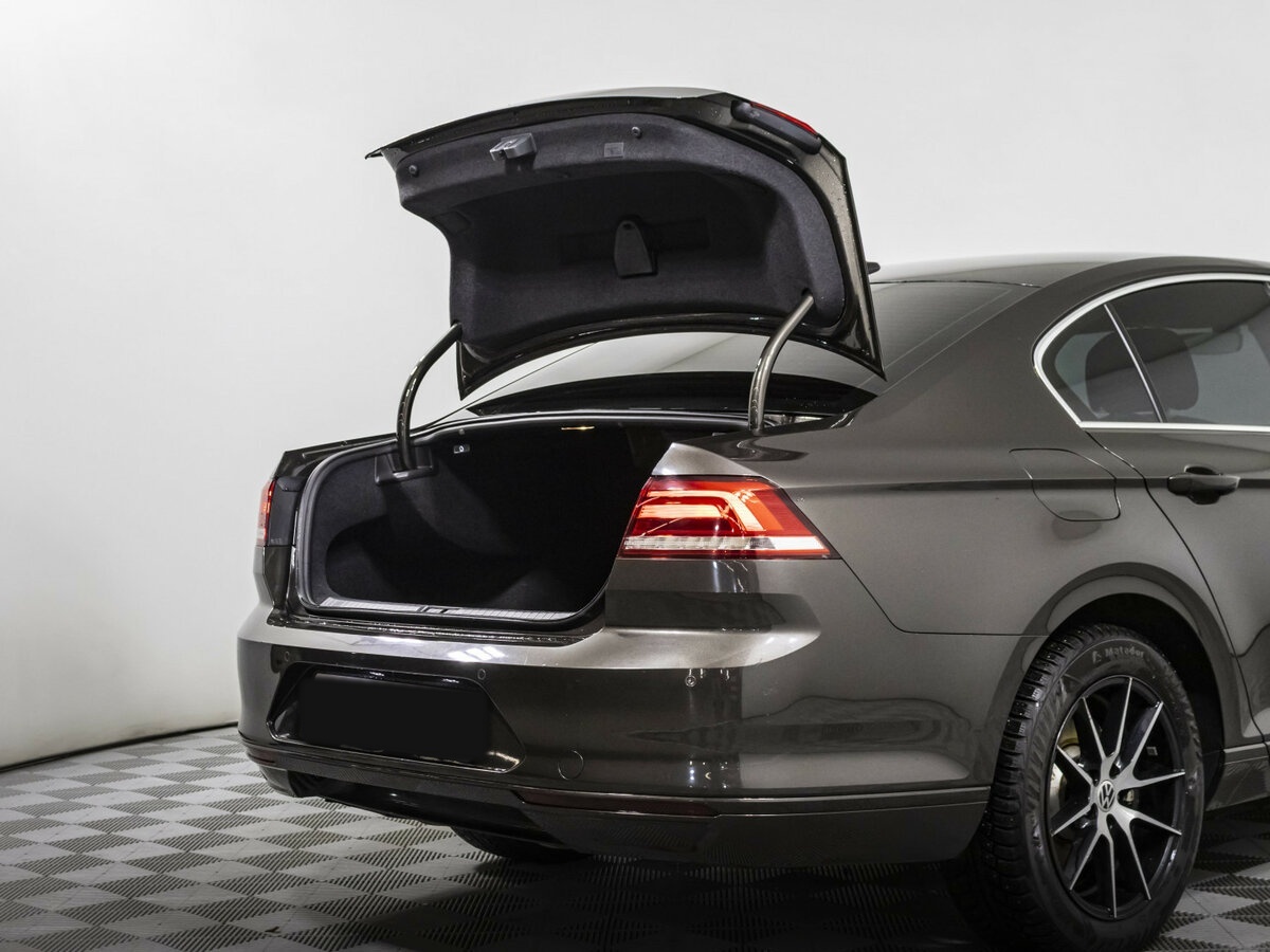 Купить Volkswagen Passat, 2017, 152 451 км.. Фото: #13