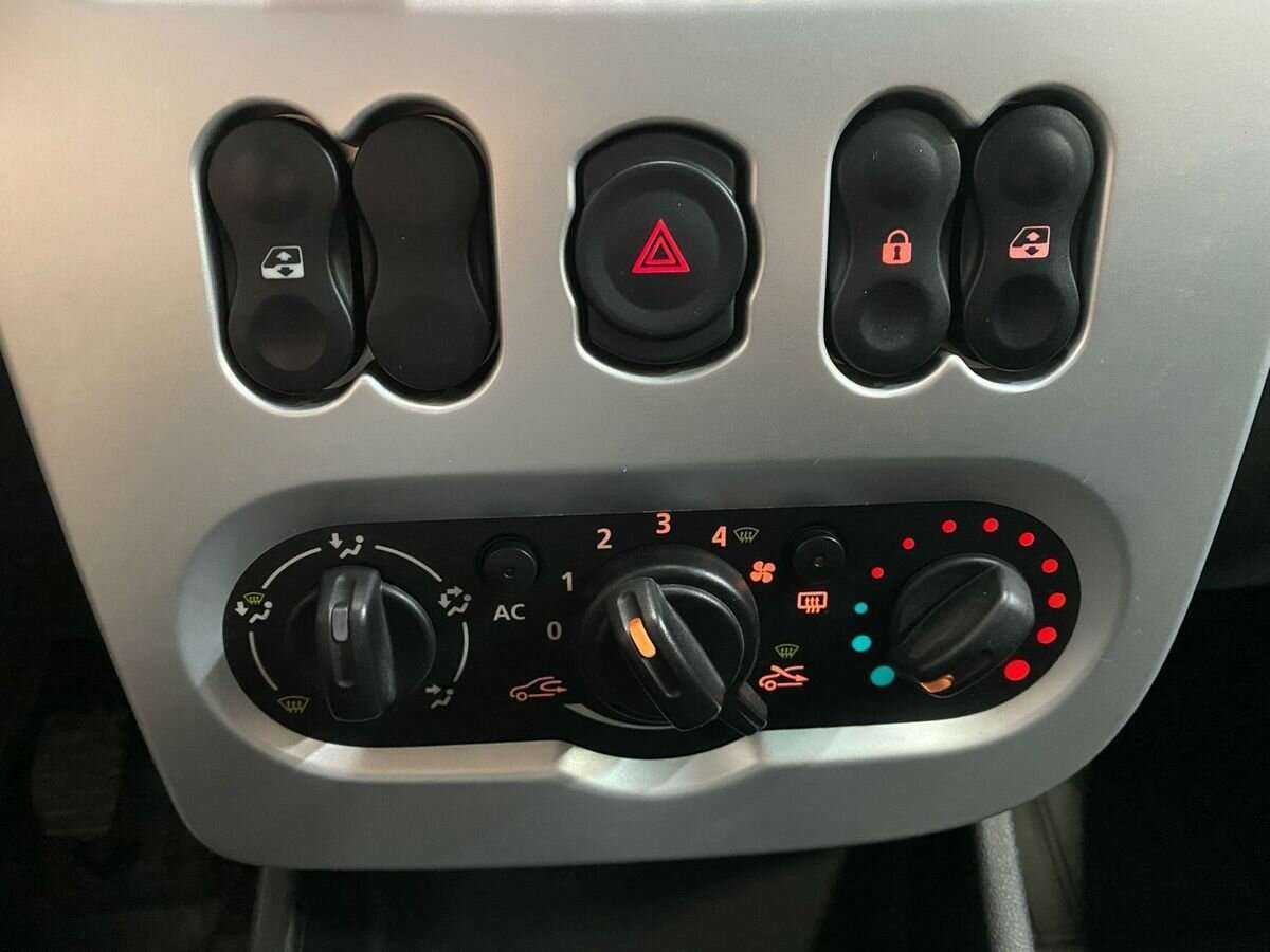 Купить Renault Sandero, 2012, 106 511 км.. Фото: #13