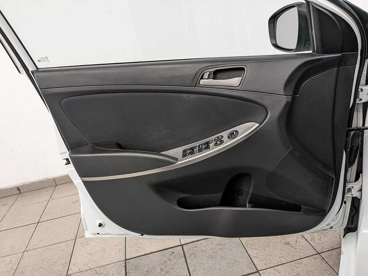 Купить Hyundai Solaris, 2015, 90 379 км.. Фото: #16