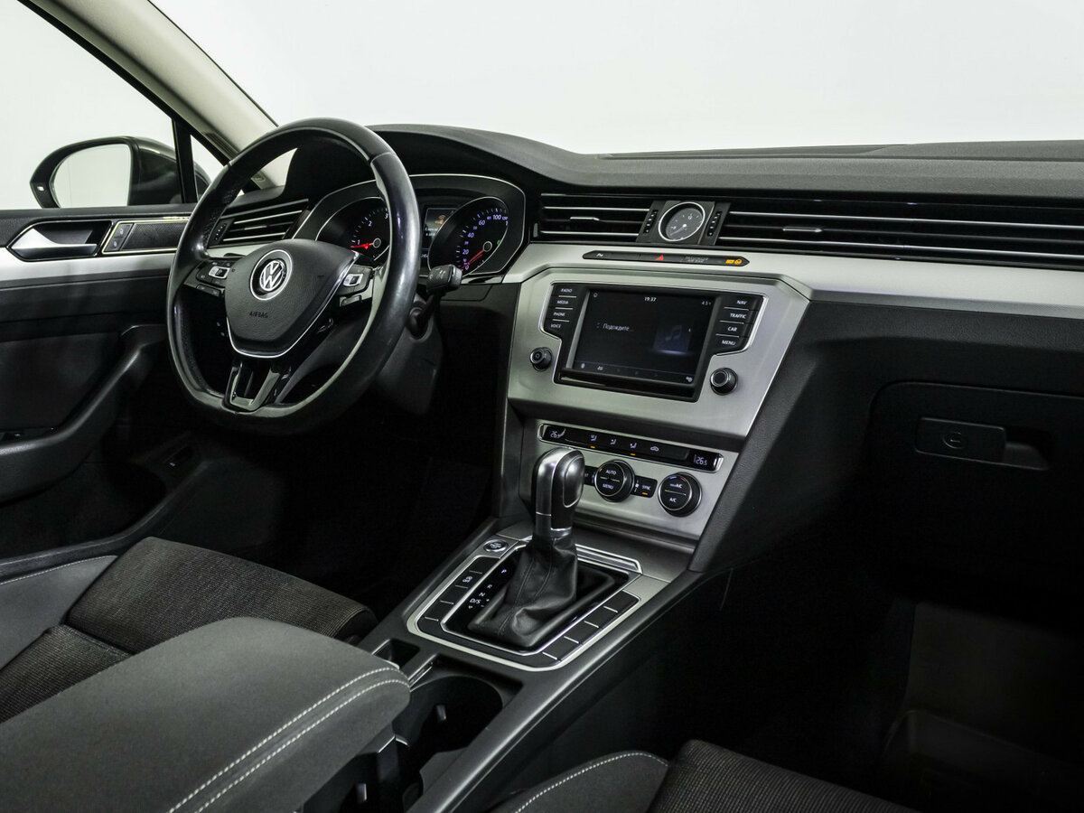 Купить Volkswagen Passat, 2017, 152 451 км.. Фото: #6