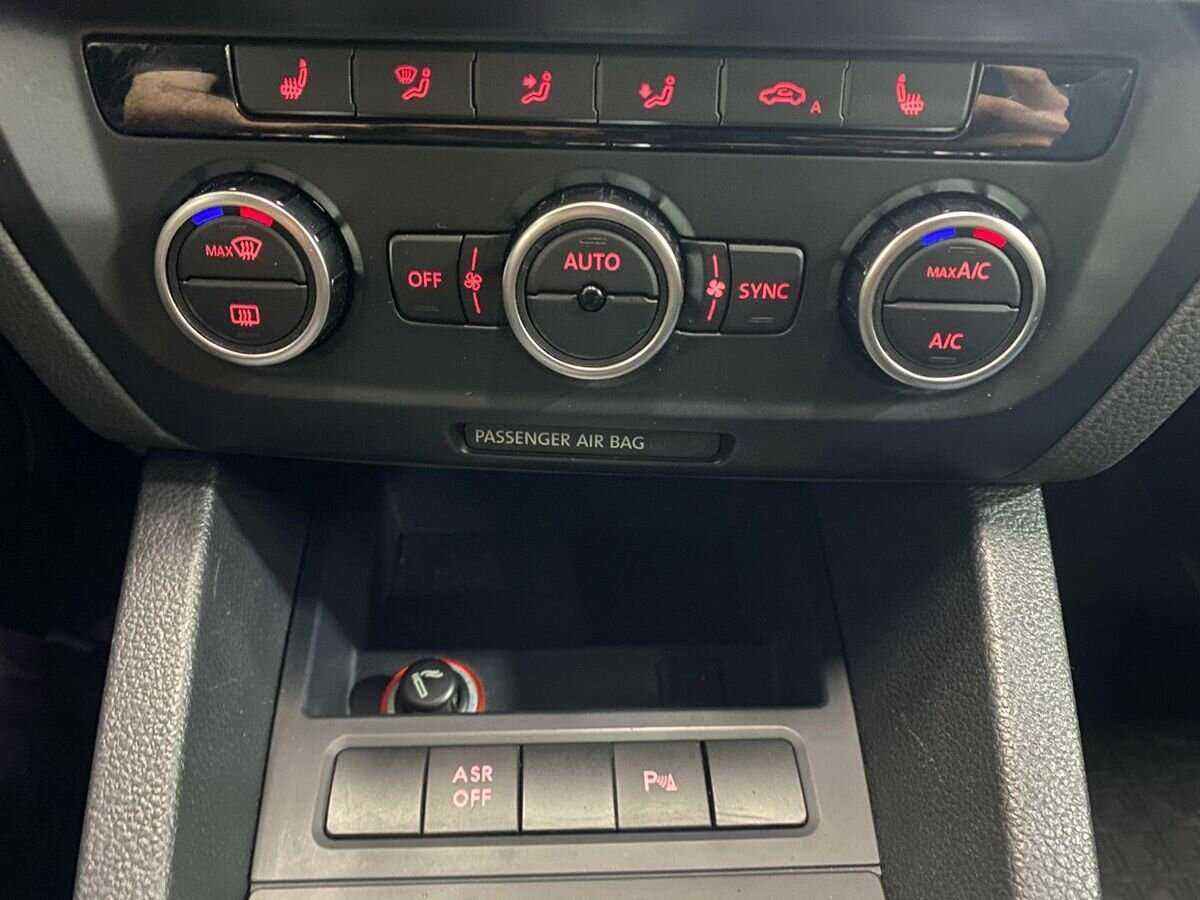 Купить Volkswagen Jetta, 2013, 125 800 км.. Фото: #12