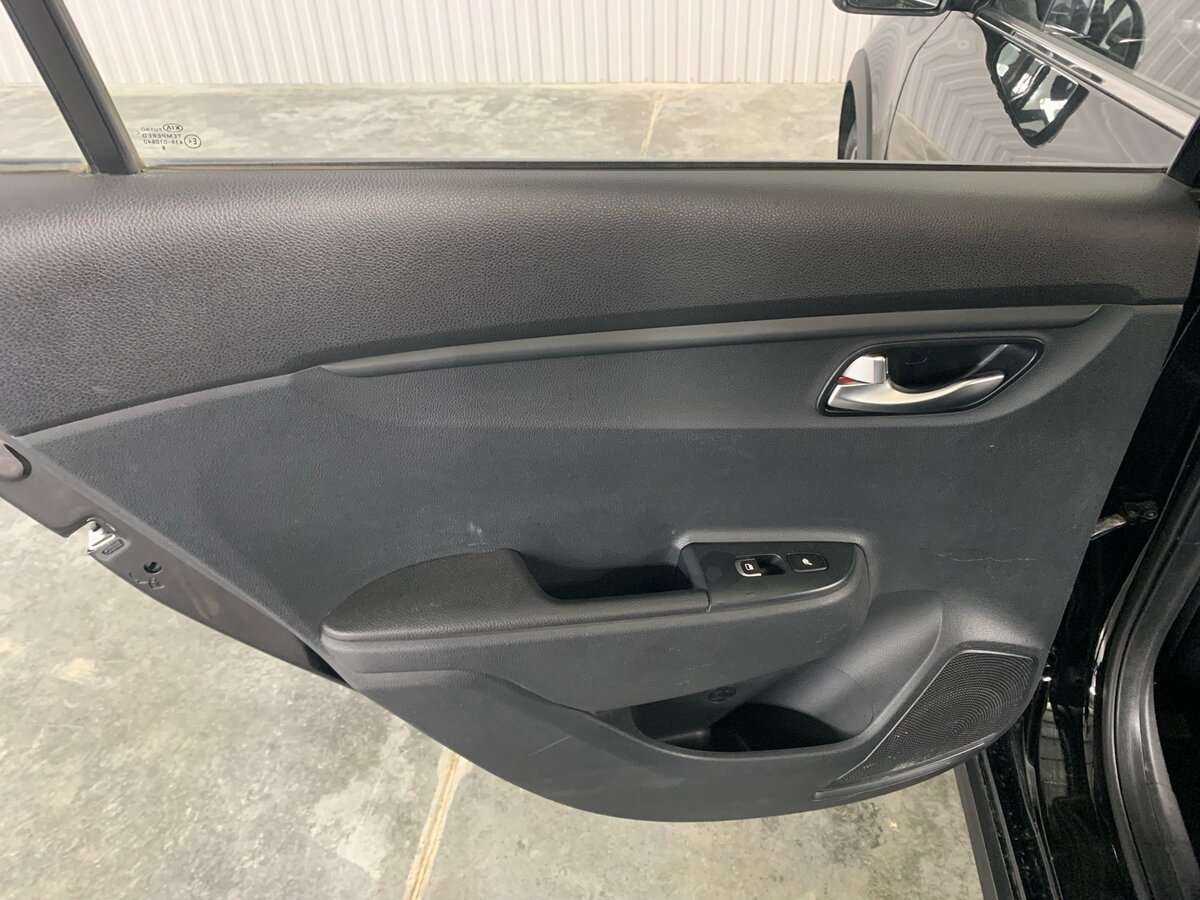 Купить Kia Rio, 2018, 34 525 км.. Фото: #17