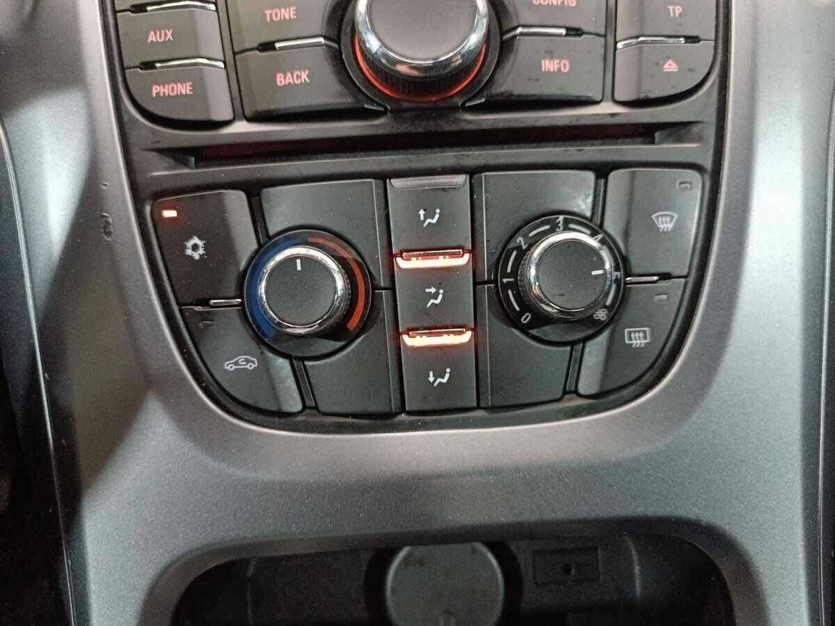 Купить Opel Astra, 2012, 220 583 км.. Фото: #13