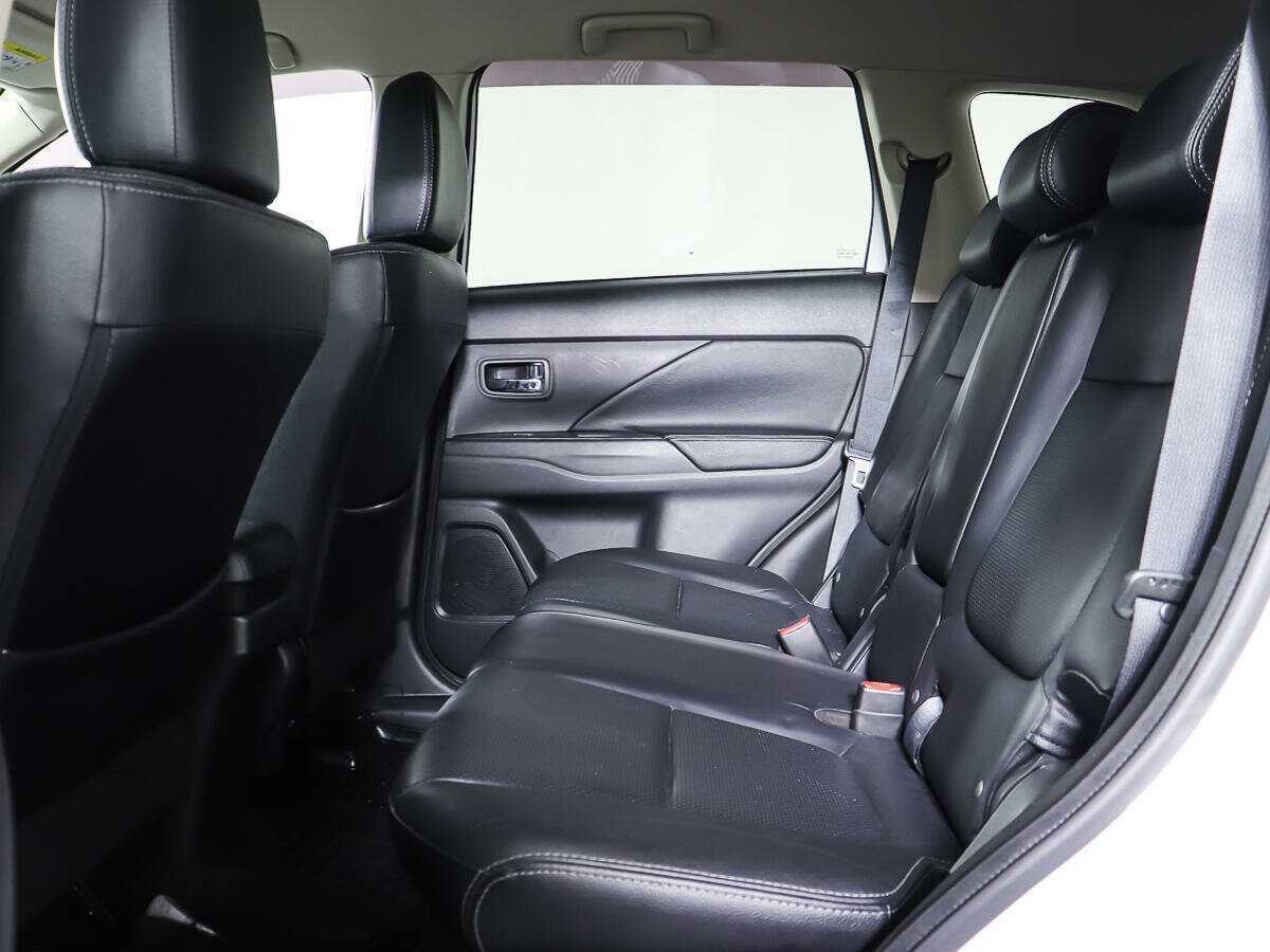 Купить Mitsubishi Outlander, 2017, 73 813 км.. Фото: #9
