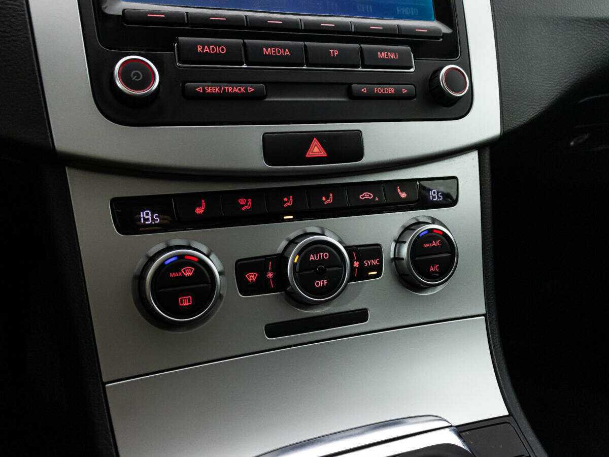 Купить Volkswagen Passat, 2013, 143 387 км.. Фото: #15