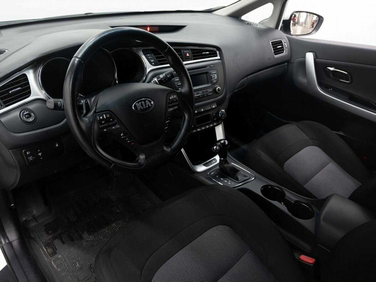 Купить Kia Ceed, 2016, 124 380 км.. Фото: #8