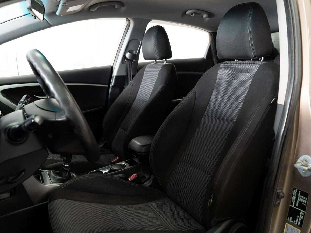 Купить Hyundai i30, 2013, 220 000 км.. Фото: #5