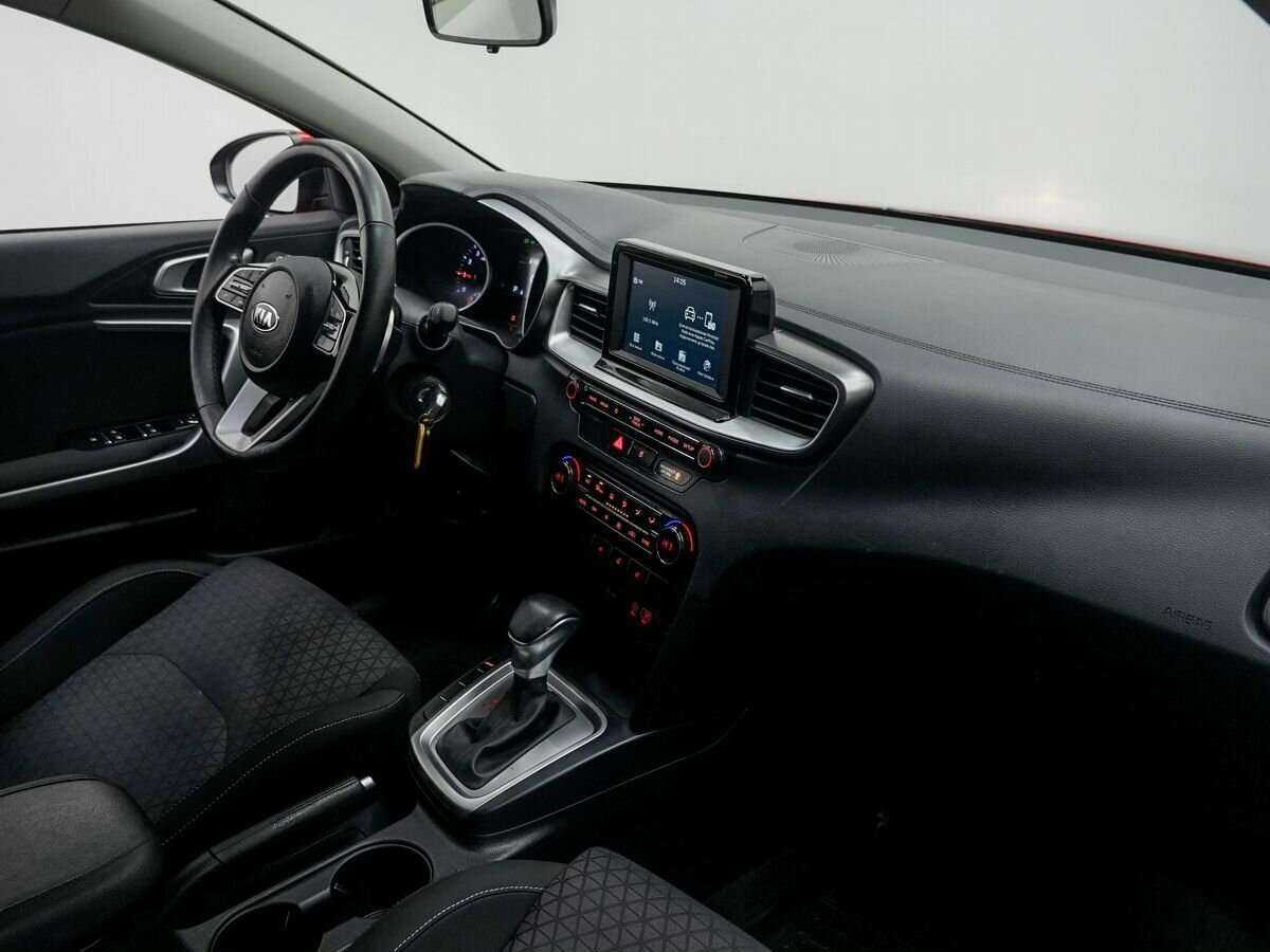 Купить Kia Ceed, 2018, 27 000 км.. Фото: #6