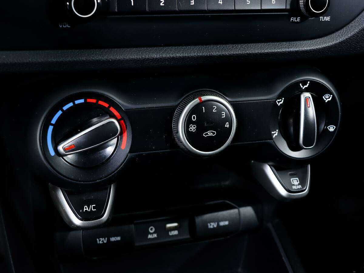 Купить Kia Rio, 2017, 100 883 км.. Фото: #13