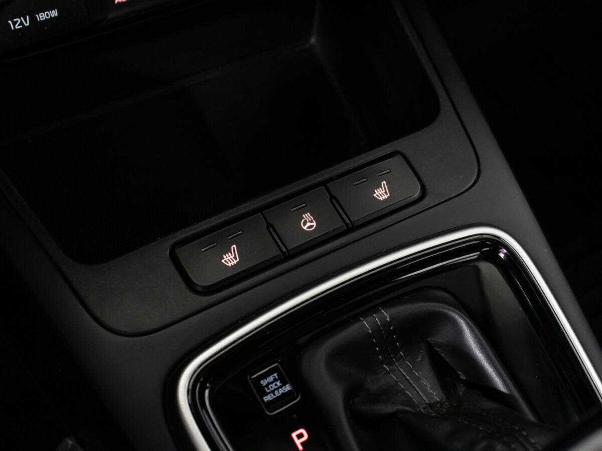 Купить Kia Rio, 2017, 114 409 км.. Фото: #1