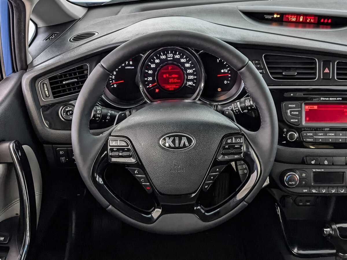 Купить Kia Ceed, 2013, 106 402 км.. Фото: #17
