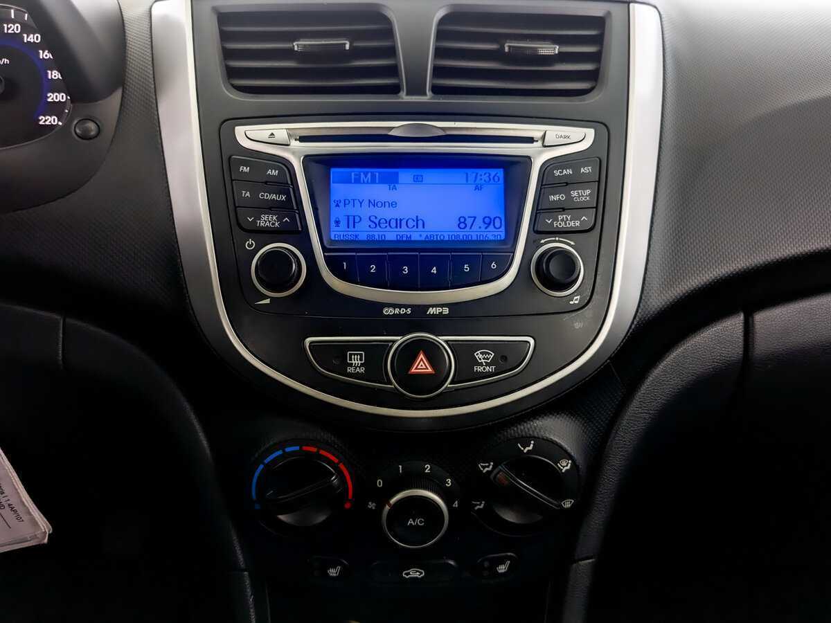 Купить Hyundai Solaris, 2012, 138 770 км.. Фото: #12