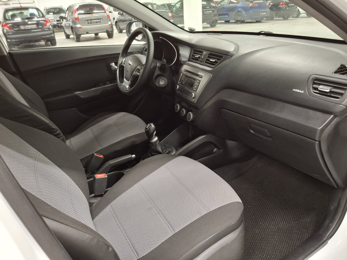 Купить Kia Rio, 2015, 233 786 км.. Фото: #9