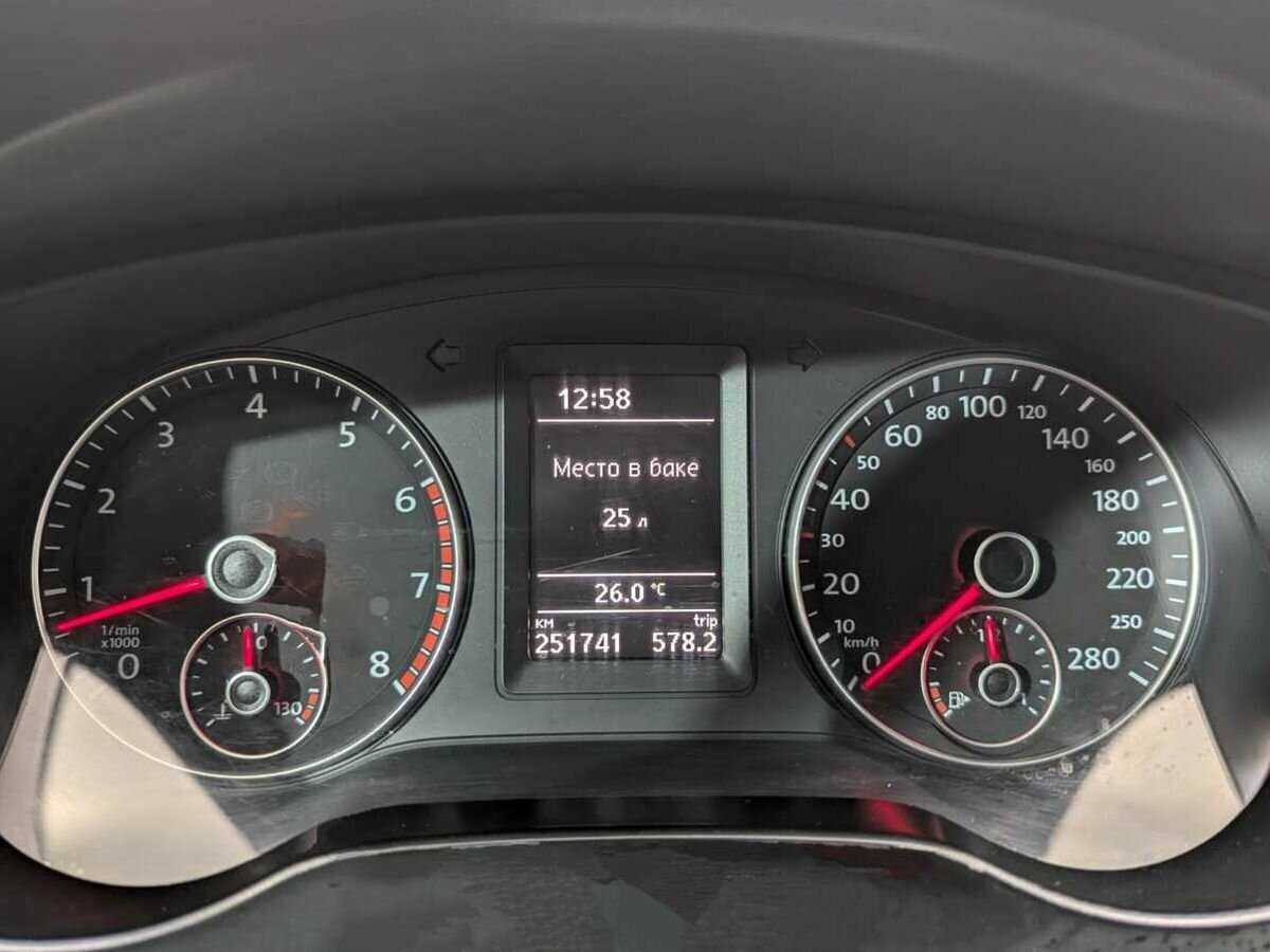 Купить Volkswagen Jetta, 2012, 251 739 км.. Фото: #9