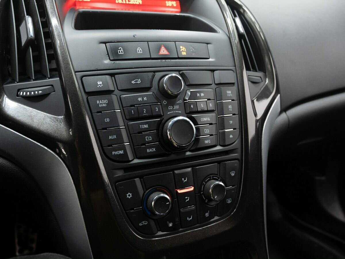 Купить Opel Astra, 2013, 236 636 км.. Фото: #18