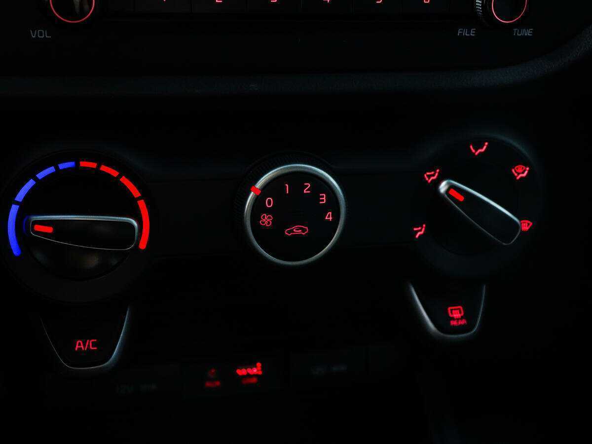 Купить Kia Rio, 2018, 113 901 км.. Фото: #12