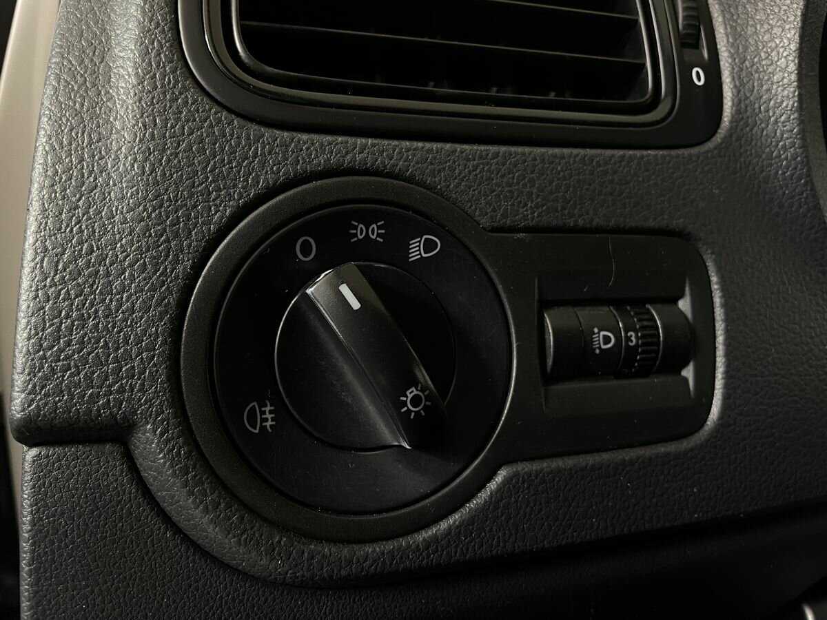 Купить Volkswagen Polo, 2017, 384 816 км.. Фото: #8