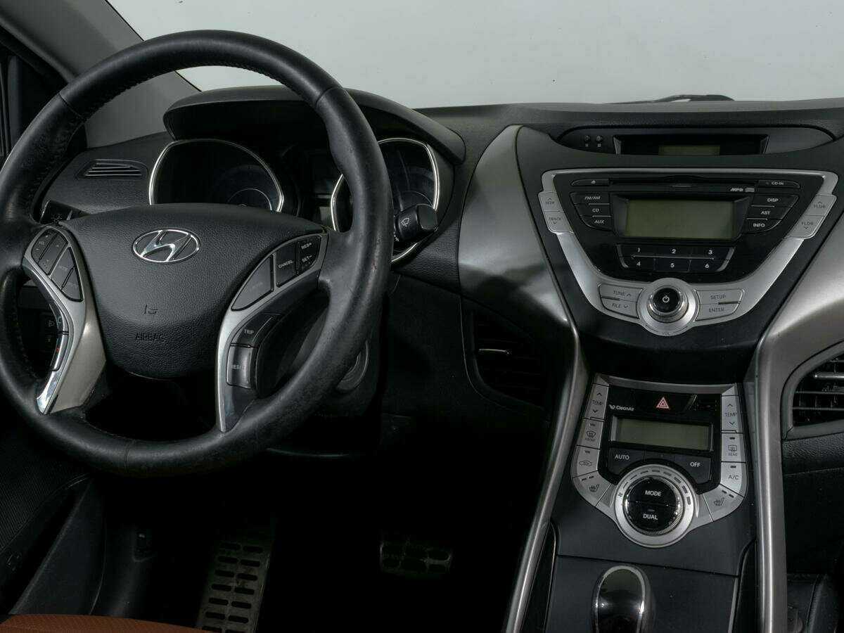 Купить Hyundai Elantra, 2012, 139 611 км.. Фото: #10