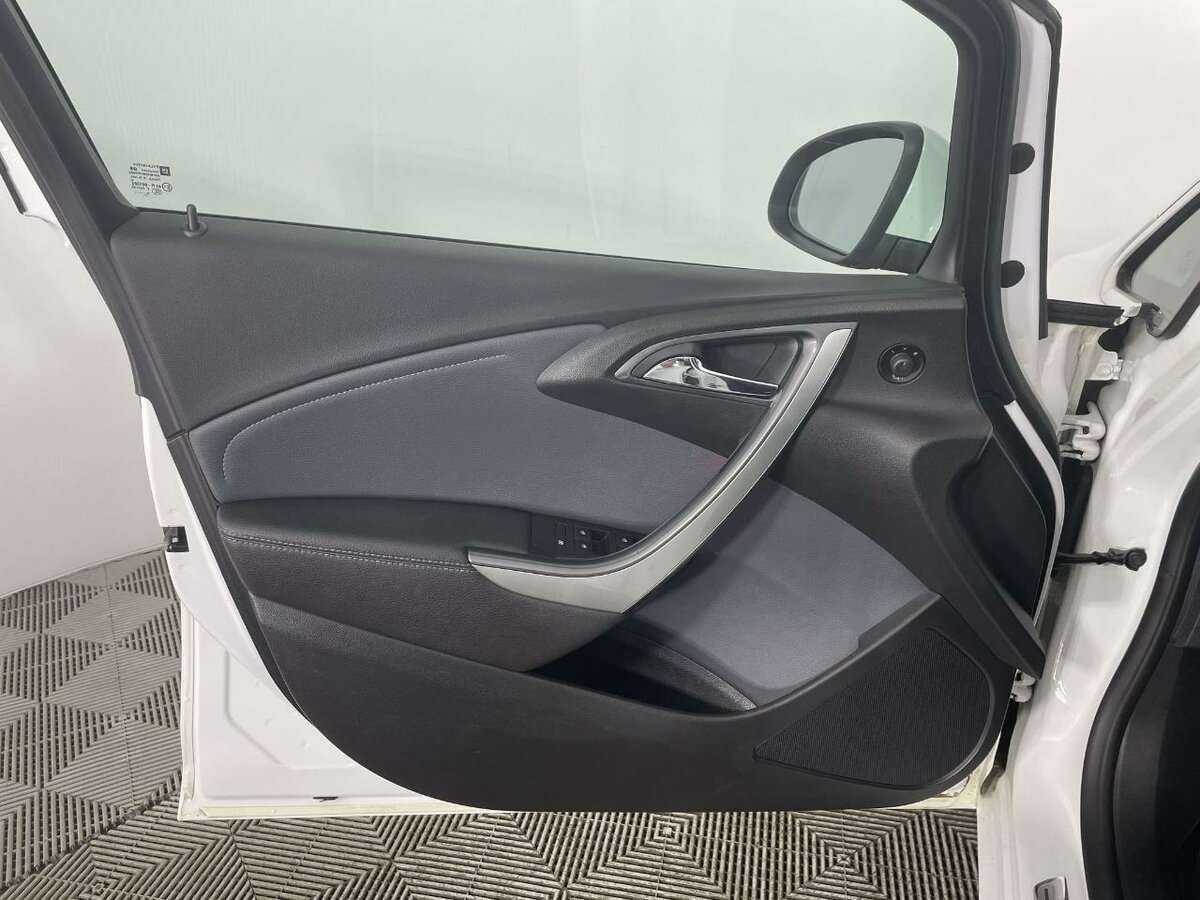 Купить Opel Astra, 2013, 129 703 км.. Фото: #7