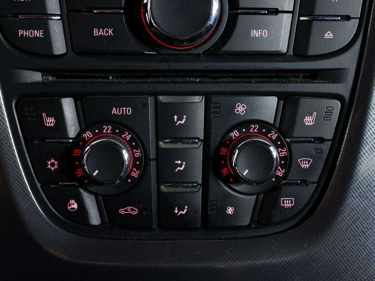 Купить Opel Astra, 2012, 160 000 км.. Фото: #17