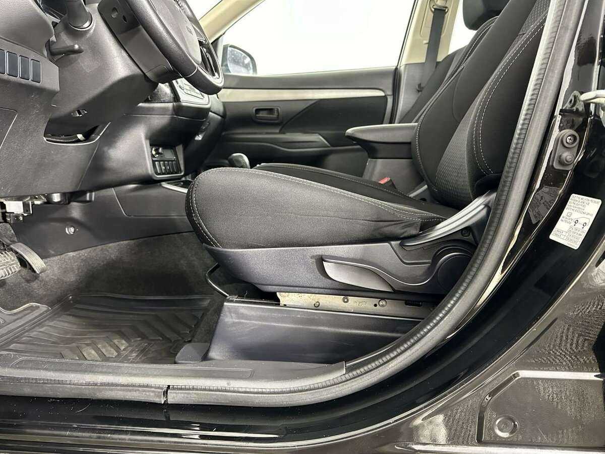 Купить Mitsubishi Outlander, 2017, 146 761 км.. Фото: #9