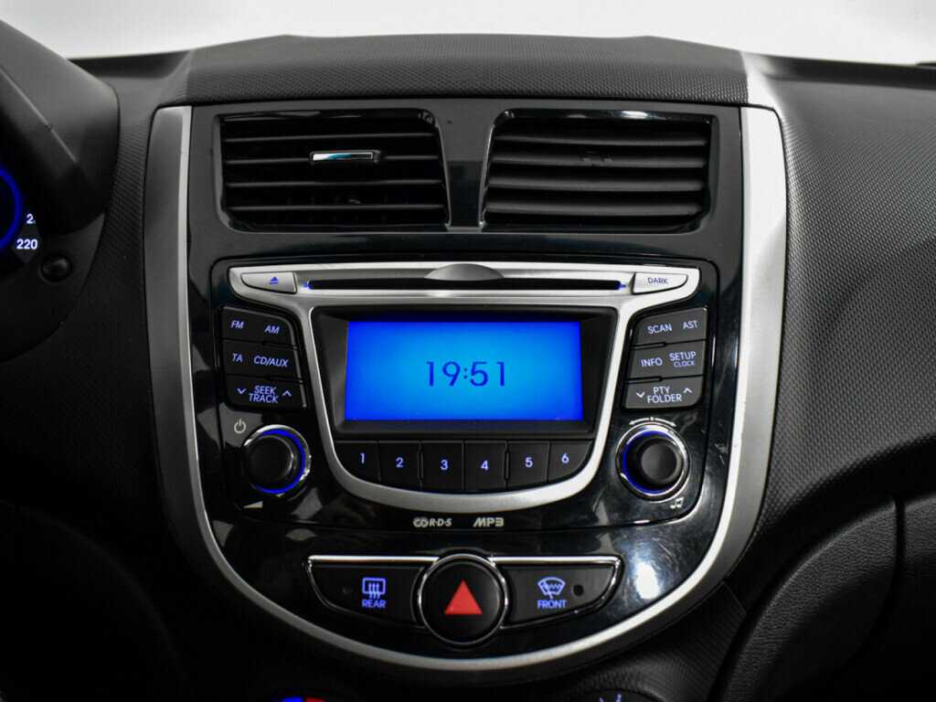 Купить Hyundai Solaris, 2012, 210 465 км.. Фото: #10