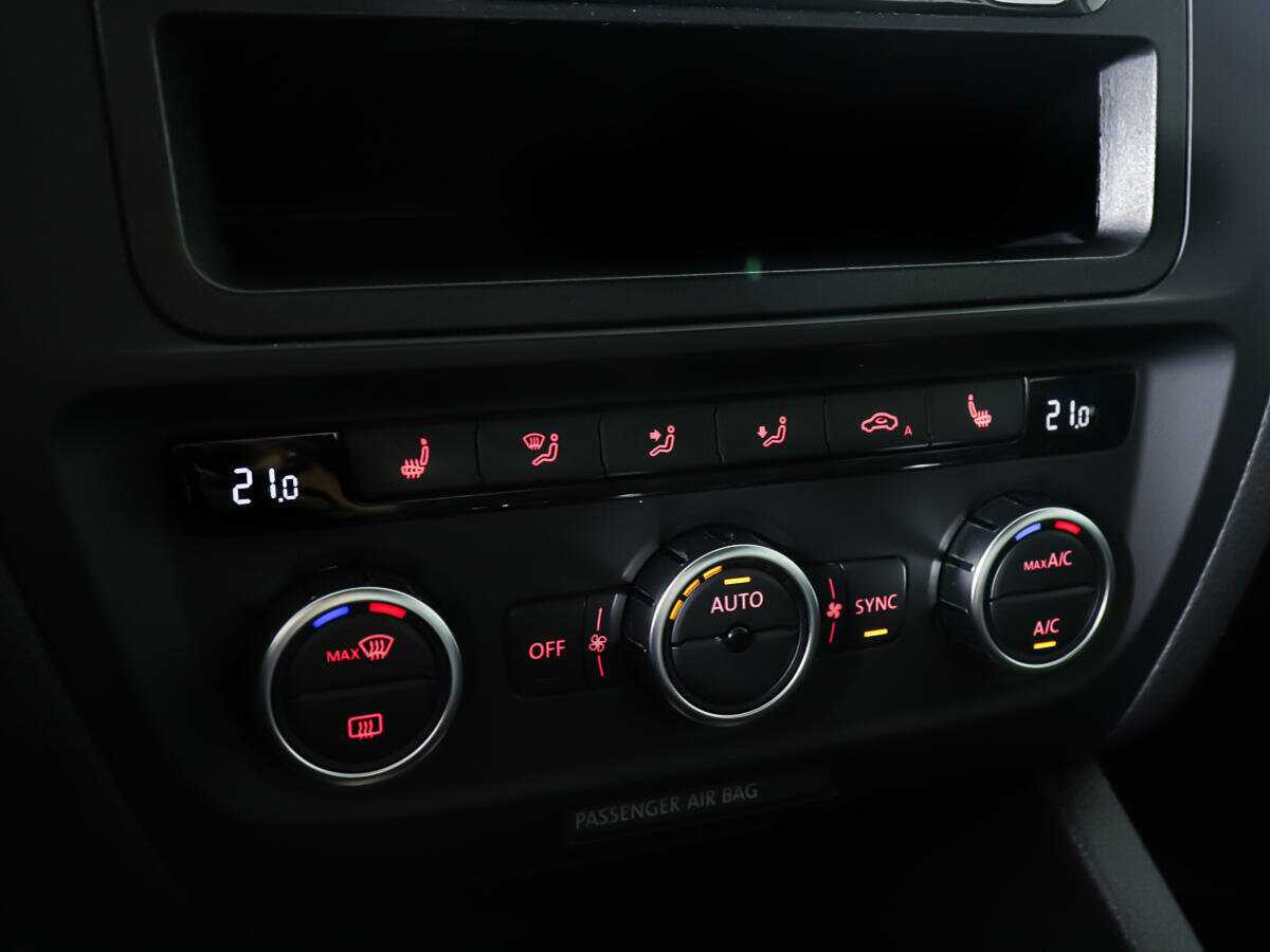 Купить Volkswagen Jetta, 2012, 279 369 км.. Фото: #12